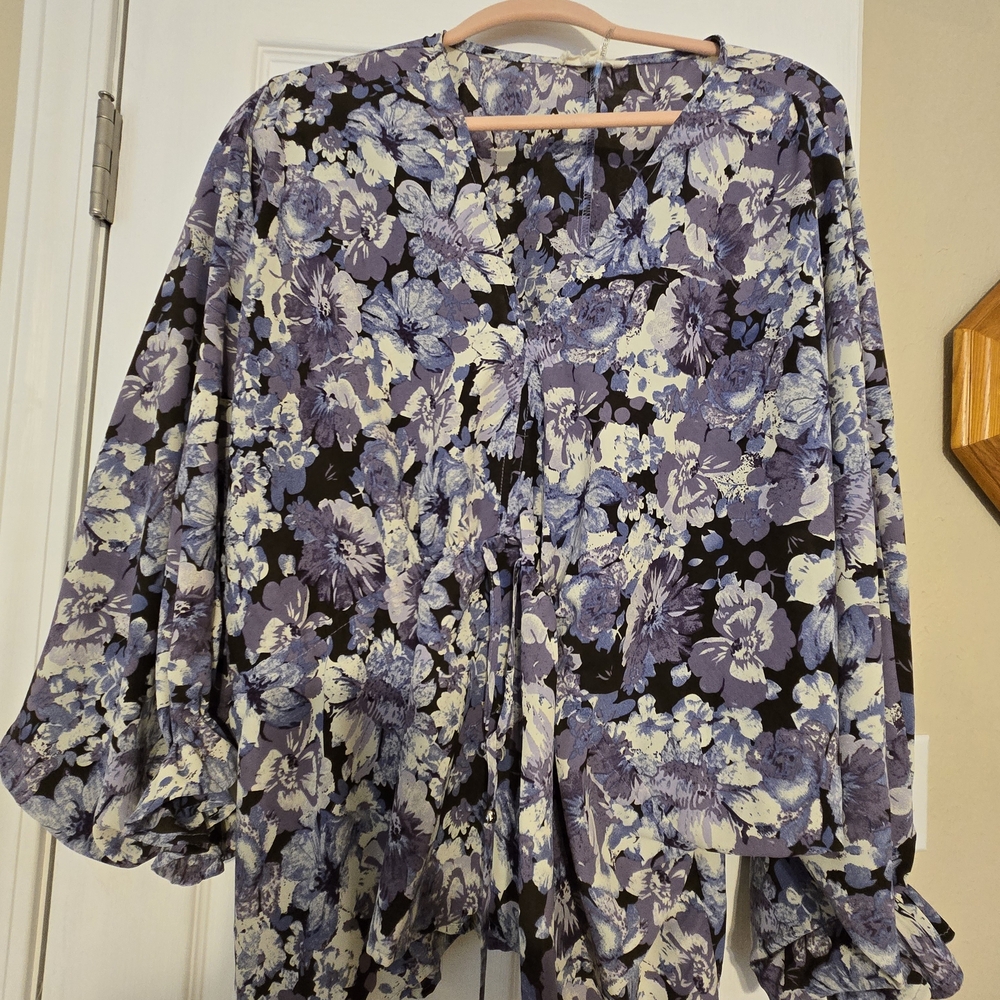 Entro Purple and White Floral Blouse